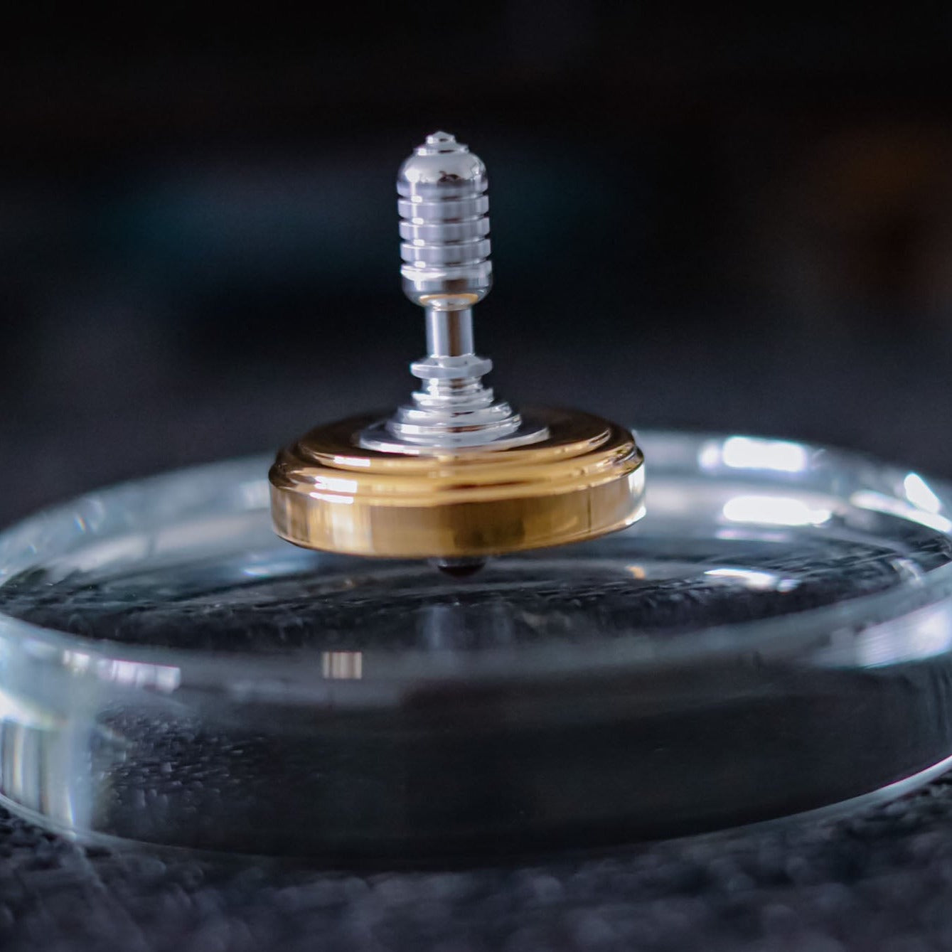 Tom Spinning Top